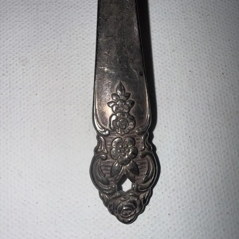 Oneida DISTINCTION Silver Plate Prestige 1951 Silverware Flatware Tarnished Read